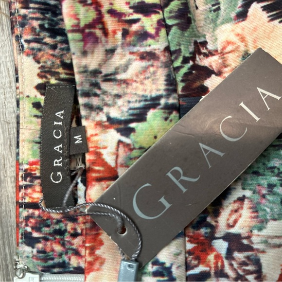 Gracia Multicolor Floral Pencil Skirt with Lace Hem - Picture 4 of 5